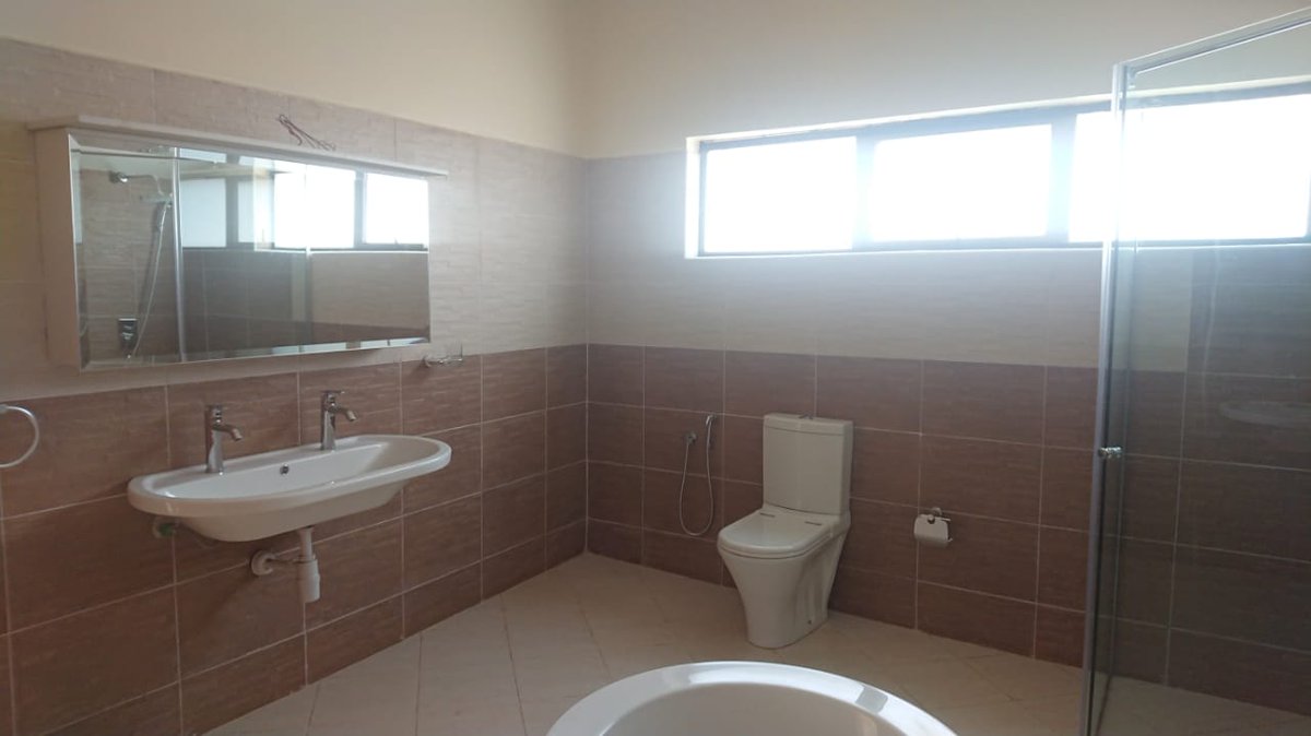 Crestmont7's tweet photo. To let
An exclusive and prestigious modern townhouses development in Westlands. The 18 luxurious houses comprises of aesthetically pleasing interior and exterior architectural finishes built with the highest quality of construction standards with elegance and style.
ksh 270000 https://t.co/SpneoJesDr