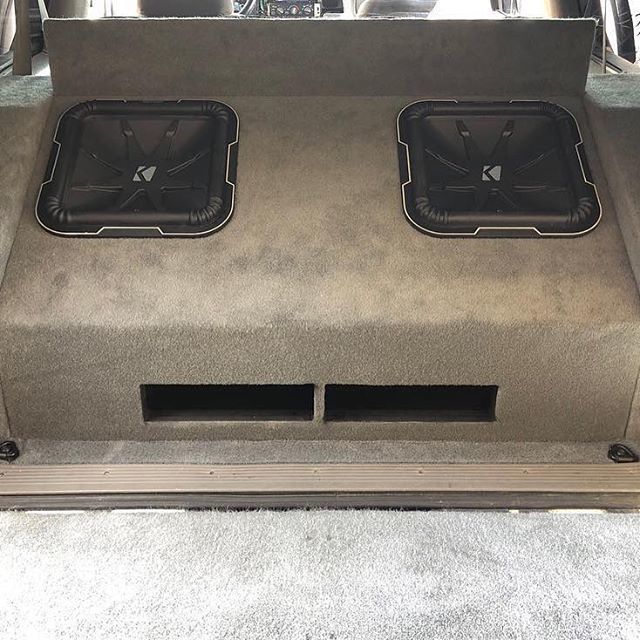 KICKERaudio's tweet photo. #Repost @audiocityusa did a set of 15” #KickerAudio Q Class L7 subs in a custom made ported box.
#audiocityusa #audiocity #kickeraudio #kickerl7 #kickersubs #subwoofer #subs# #ported #caraudio #caraudiofabrication #bass #basshead #bassheads #qclass https://t.co/982GfdAbhV https://t.co/d6DDmCZMum