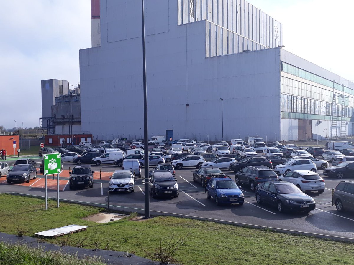 xavdelorme's tweet photo. #EspaceDecouverte plein pour parler #securite à @EDFBouchain.
Zoom sur la Visite d'Inspection Commune qui réunit l'ensemble des entreprises qui vont intervenir durant notre arrêt annuel pour maintenance.
#ReglesVitales #VigilancePartagee
#TousResponsables #Objectif0Accident https://t.co/gWnWb7jDkE