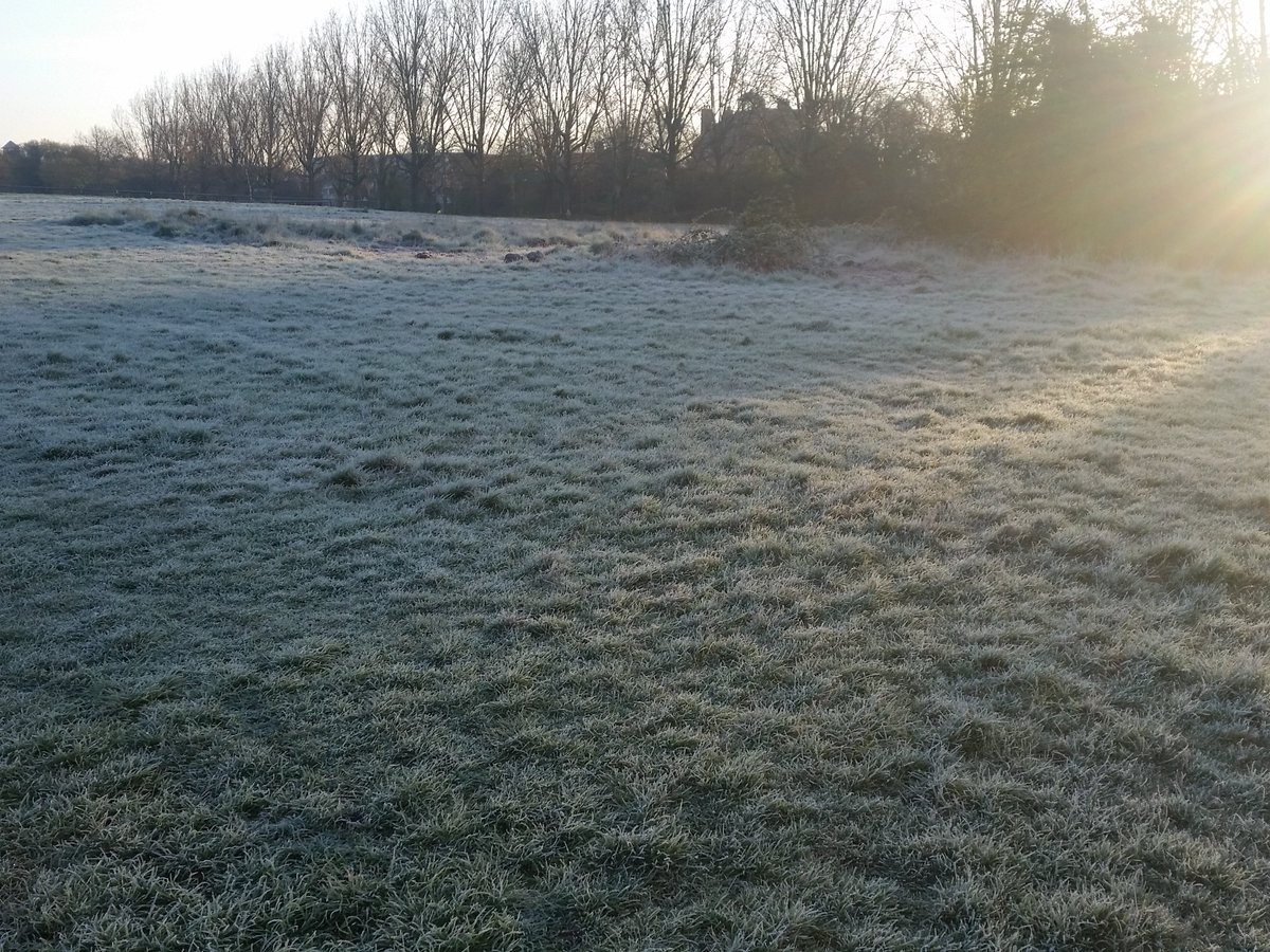 HackneyOneTouch's tweet photo. Thought it was meant to be spring time now it is April..?
#frozenfields https://t.co/448vtEa8PZ
