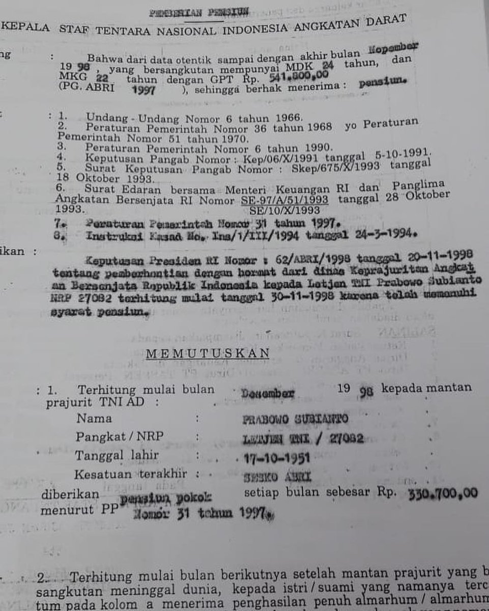 JackVardan's tweet photo. Yang suka ngomong pecatan dan lainnya. Waktu dan tempat dipersilahkan. Ini skep pensiunan Pak Prabowo. Silahkan googling aturan PNS tentang hak PNS saat pensiun. Apakah yang pecatan bakal terima pensiun? 
#IndonesiaNeedsPrabowo https://t.co/doIOM35odC