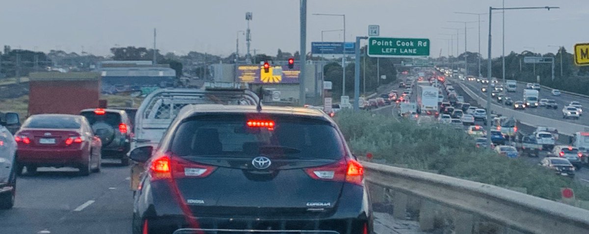 WelcometoPC's tweet photo. Today’s picture. We need more public transport options, more parkiteers and better planning. Impact on people’s mental &amp; physical health is horrific. Just need to look at the data. Not a subjective opinion the data speaks for itself. #Nightmarecommute #pointcook #melbwest https://t.co/IxG7ptQ8wr
