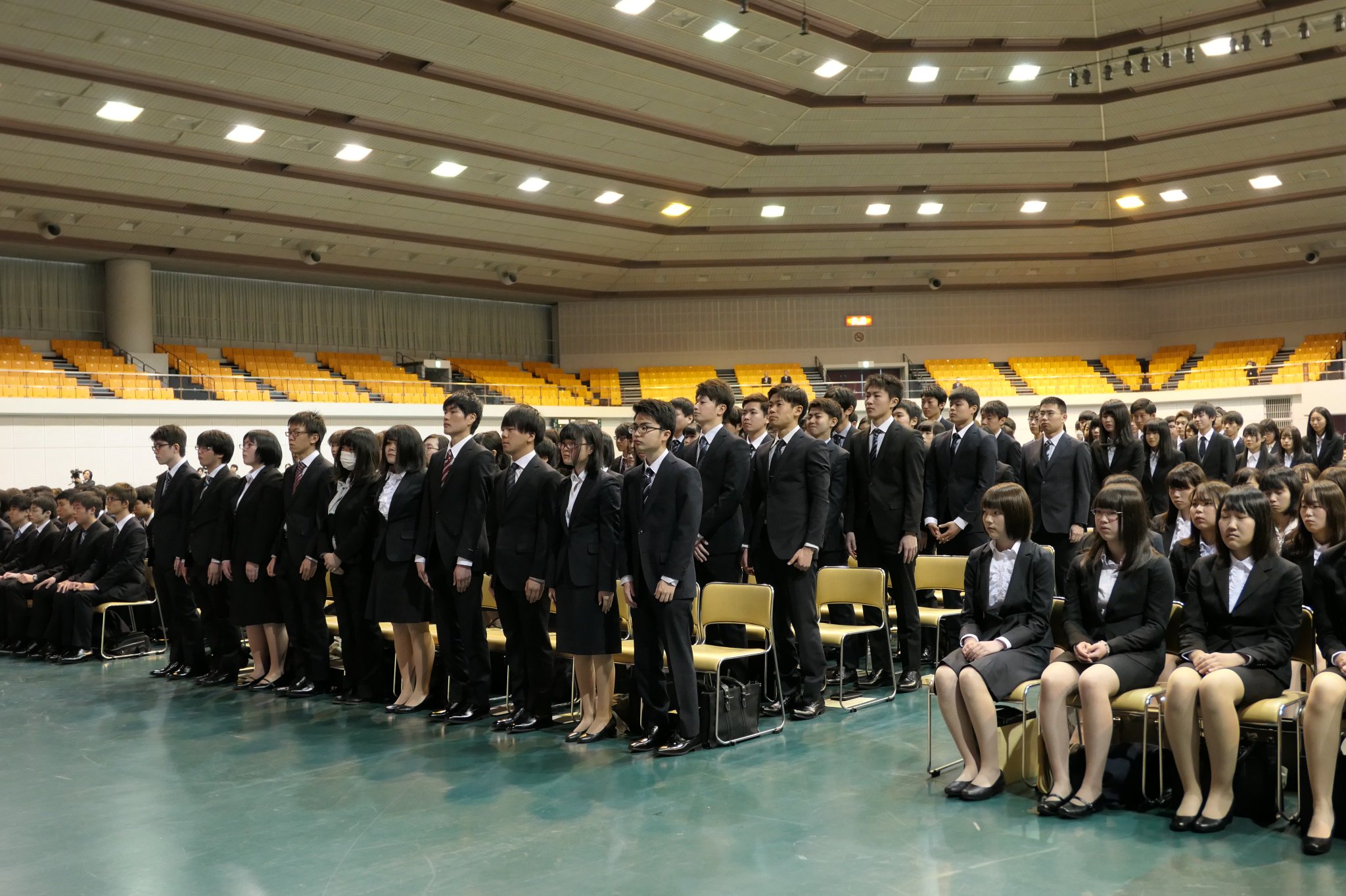 岩手県大 総合政策学部 平成31年度 入学式 19 4 4 入学式は大学の隣にあるアピオ 岩手産業文化センター で行われました 総合政策学部には 学部生106名 編入生6名 博士前期課程6名の学生が入学されました おめでとうございます