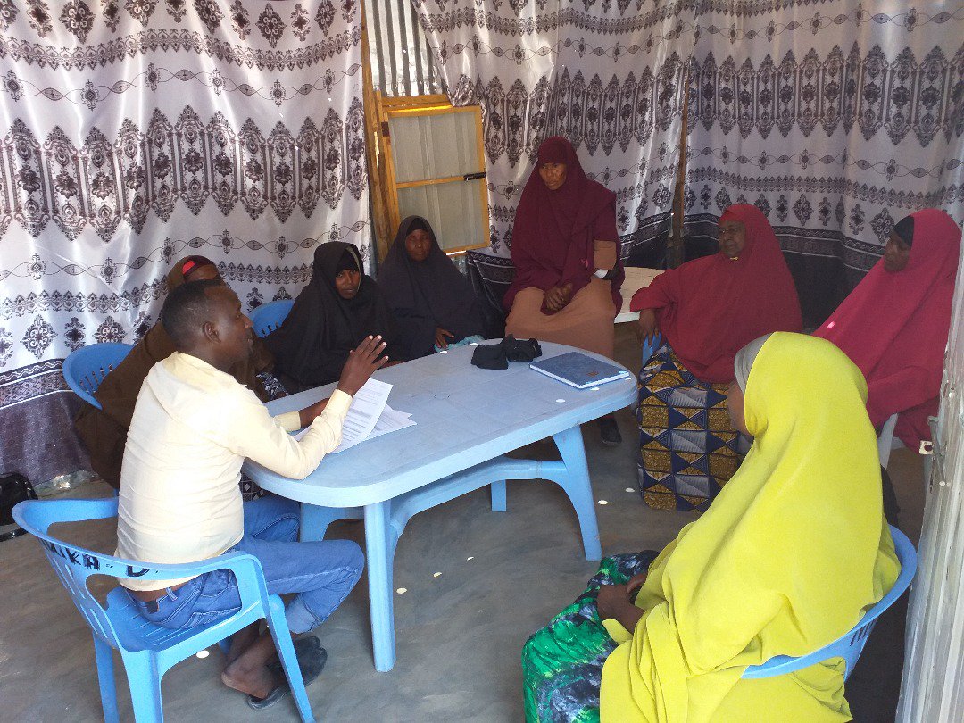 DANSOM_'s tweet photo. @DANSOM_ field team undertaking FGDs with the beneficiaries of Charcoal Briquette Production and Prosopis Julifora harvesting training under the @EU_in_Somalia funded Innovative durable solutions for IDPs and returnee project contracted to @UNHABITAT cc. @UNDPSomalia @UNHCRSom https://t.co/qpTbvan4xN