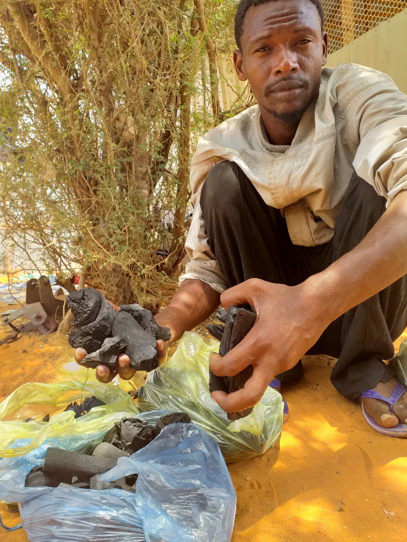DANSOM_'s tweet photo. @DANSOM_ field team undertaking FGDs with the beneficiaries of Charcoal Briquette Production and Prosopis Julifora harvesting training under the @EU_in_Somalia funded Innovative durable solutions for IDPs and returnee project contracted to @UNHABITAT cc. @UNDPSomalia @UNHCRSom https://t.co/qpTbvan4xN