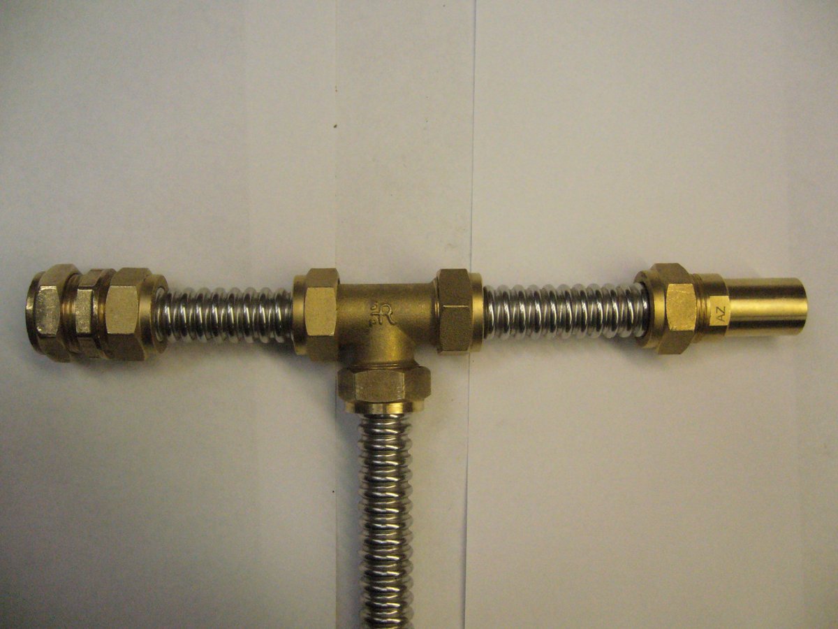 AZFlowtech's tweet image. Our easy, quick no tools connection system for DN15 Corrugated Tube.
AZ Flowtech Ltd supplying Corrugated Stainless Steel Tube, Heating Coils and Fittings to Britains Renewable Energy industry.
Hot Water Systems for Cylinder Manufacturers and Thermal Solar.