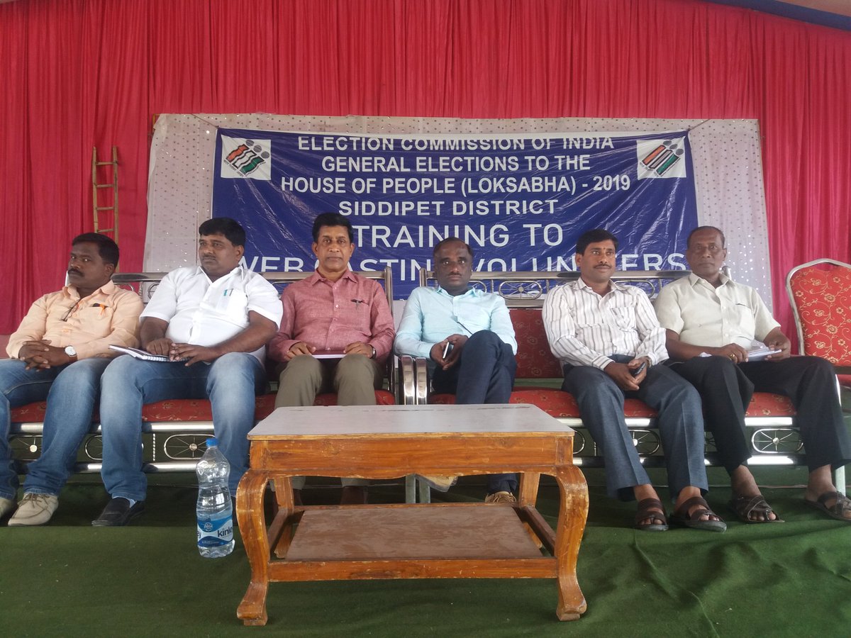 DrdaSiddipet's tweet photo. Loksabha Elections-2019 - DRDO sir attended training programme to VOAs on video recording at pollings on 11.04.19 https://t.co/8Sjoh7DHV9