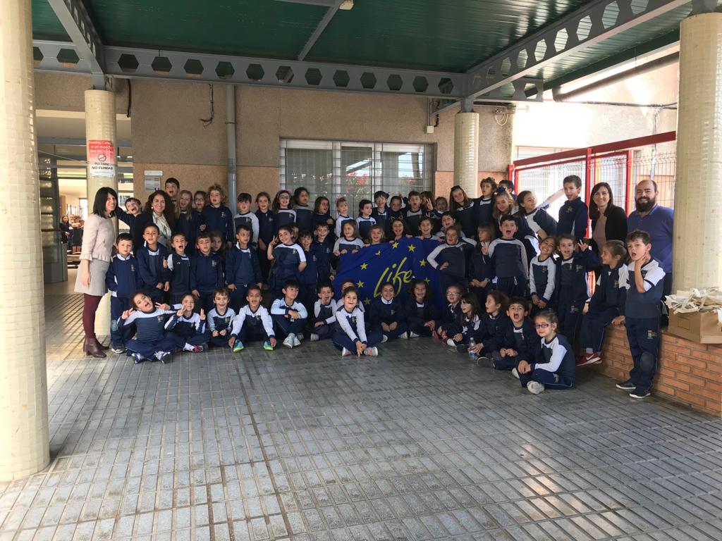 liferemopaf's tweet photo. @liferemopaf comienza su 2°campaña de concienciación en #biodiversidad en colegios. El 1°ha sido @ColegioESoler.Si vives en #Melilla,#Madrid,#Sevilla o #Algeciras y estás interesado en charlas para vuestro cole👉contáctanos. @LIFEprogramme @ACCIONA @puertodemelilla @unisevilla https://t.co/zoLWEZ8A2F
