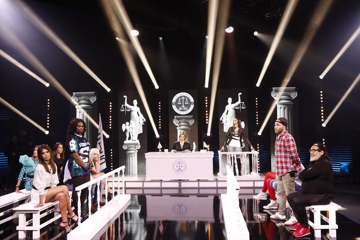 ghoficial's tweet photo. ¡¡Buenos días de #GHDÚO4A!! Ayer 2.439.000 de espectadores, un 21.8% de cuota, dictasteis sentencia y nos declarasteis líderes de la noche 🥇🏆💪 Y 2.541.000 no quitasteis ojo de nuestro access 🙌💃😍 ¡¡#FelizJueves de #GHalaza!! Recordad que hoy conoceremos el/la 5° finalista 🤓 https://t.co/hZaAS0c2oY