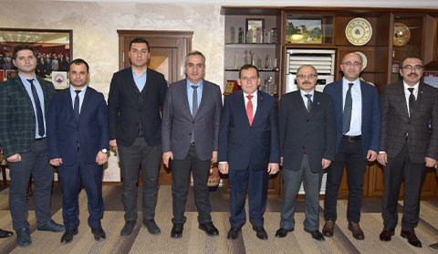 TrabzonUzem's tweet photo. Trabzon Üniversitesi UZEM olarak Trabzon Ticaret ve Sanayi Odası ile iş dünyasının kalifiye eleman ihtiyacının karşılanması amacıyla gerçekleştirilebilecek eğitim programları konusunda görüş alışverişinde bulunuldu.

https://t.co/MXkKkkkoZ4 https://t.co/Bw2EYY8EBJ