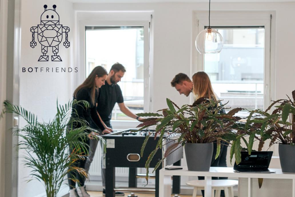gruenden_uniwue's tweet photo. 24h.
#Hackathon.
mit BOTfriends.
Unser Würzburger #Startup veranstaltet Hack-Event zum Thema "Wie können Chatbots den Alltag verbessern/erleichtern?" am 10.-11. Mai! 🤖
Viel Spaß beim Hacken! 🥳
#JMUW #Würzburg #botfriends #userexpirience #ux #coder #startups @GoogleCloud_DE https://t.co/xUnx6uWXAo