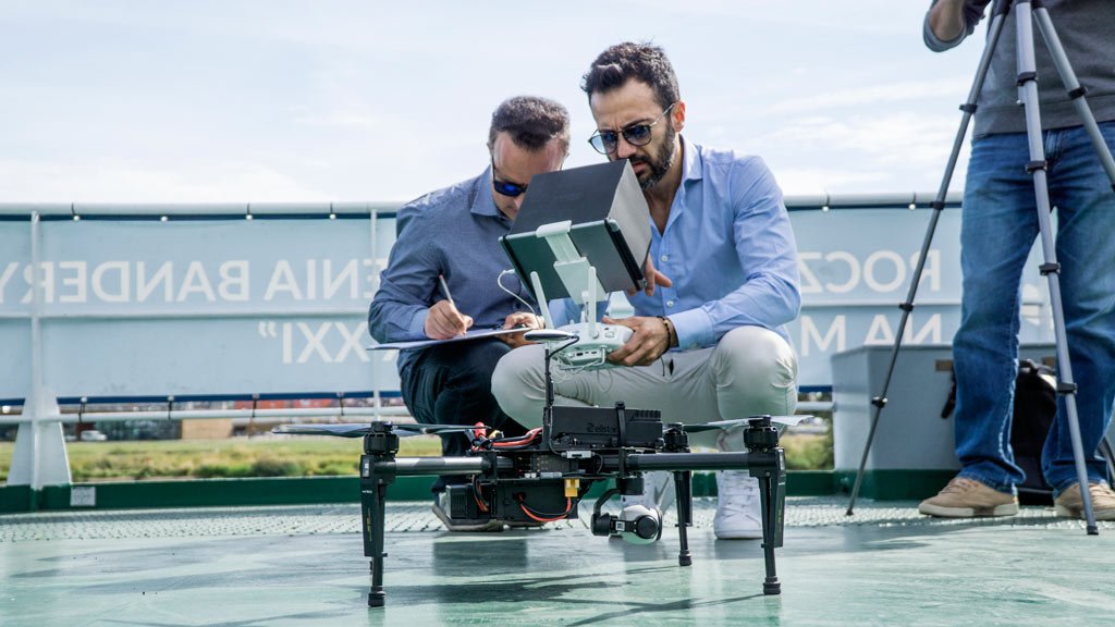 SARAproject's tweet photo. The SARA solution used by @TopViewIT - i.e. the #tethereddrone - connected to the deck by means of an unfolding cable. #drone can move up to 100 meters away from a vessel and monitor the water surface #theSARAproject #SearchAndRescueAid #EGNSS #RPAS #BorderControl #EUBorderGuard https://t.co/OkDrjG6UGO