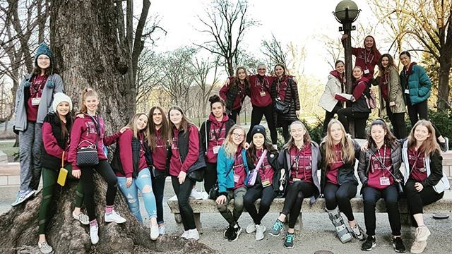VimyAcademy's tweet photo. Dancers in Central Park! #vimydance #vimyproud #yeg #epsb #tm #esbdance #yegdance #loveballet #balletclass #moderndance #contemporary #comtemporarydance #yegarts #yegdance #ballet #efbdance #ecddance #newyork #broadway #newyork2019 #newyork #newyork2019 https://t.co/42PRsTXCWx