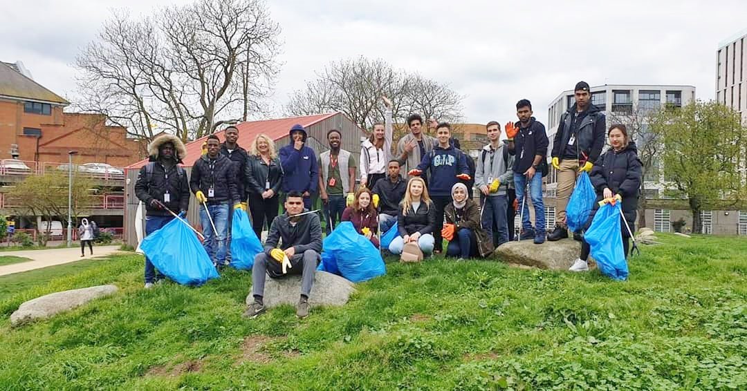 HarrowCollege's tweet photo. Throw back to last week when our awesome students raised Β£200 for Mind in #Harrow as part of RAG (Raise and Give) Week. Activities included car washing, litter picking, cake sales, collection boxes, a football tournament and more! WELL DONE #ThrowBackThursday #TBT #JoinHarrow https://t.co/Xs1BURjAW1