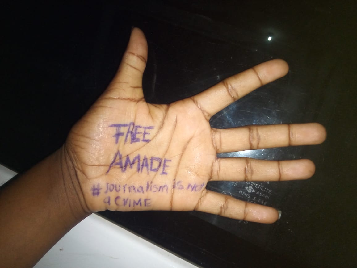 Cidiachissungo's tweet image. Tomorrow, Friday (5th April) journalist #AmadeAbubacar will complete 3 months in illegal detantion. Let's prepare to share our hands in solidarity and also to  demand for his imediate release in #cabodelgado 
#HandsForJustice✋
@AmnestySARO @ParlamentoMoz @FNyusi @JusticeDefend