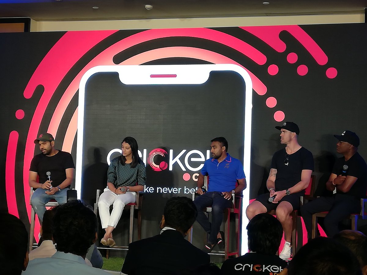 Noel2589's tweet photo. What a starry #Thursday morning! At @TridentHotels Nariman Point with the creme. Launch of #cricketCom https://t.co/YGVmx05TzW