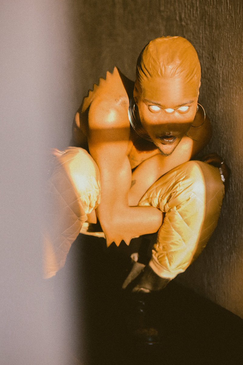 anthony_ahyeah's tweet photo. Number 65 of #100WeirdProject https://t.co/cbV35FO25b