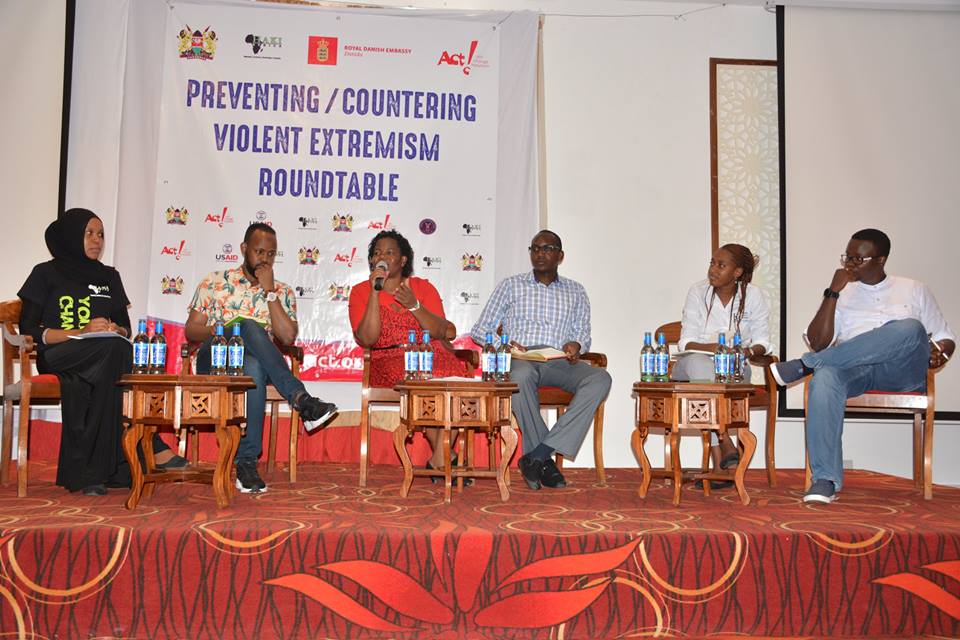 AnikaTv_ke's tweet photo. Tana river county also have translate a key part of the action plan, the executive summary to Swahili, thus allowing more reach out and inclusion for the locals.@tendasasa @Huria_KE @HakiAfrica  @ncckkenya @KECOSCE @Search4GroundKE @USAIDKenya @Metknu  @COEC_MSA
#CVERoundTable https://t.co/CIndVD5TaC