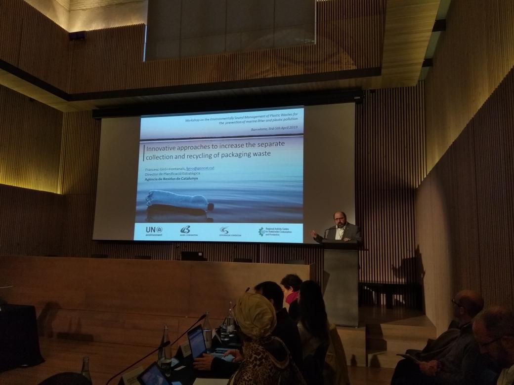 MedWaves_Centre's tweet photo. #BRSworkshop | 2nd day.
@fgirof from @residuscat starts his presentation on innovative approaches to increase the collection and recycling of packaging waste. https://t.co/lzdMfqZQ46
