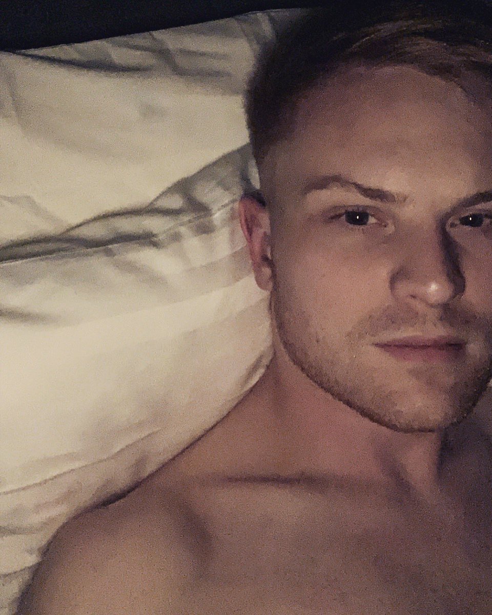 onlyjamesallen's tweet photo. Good Morning, bust day ahead - have a great day everyone 😘 #dontwanttomove #5moremins https://t.co/WG00FpYTbX