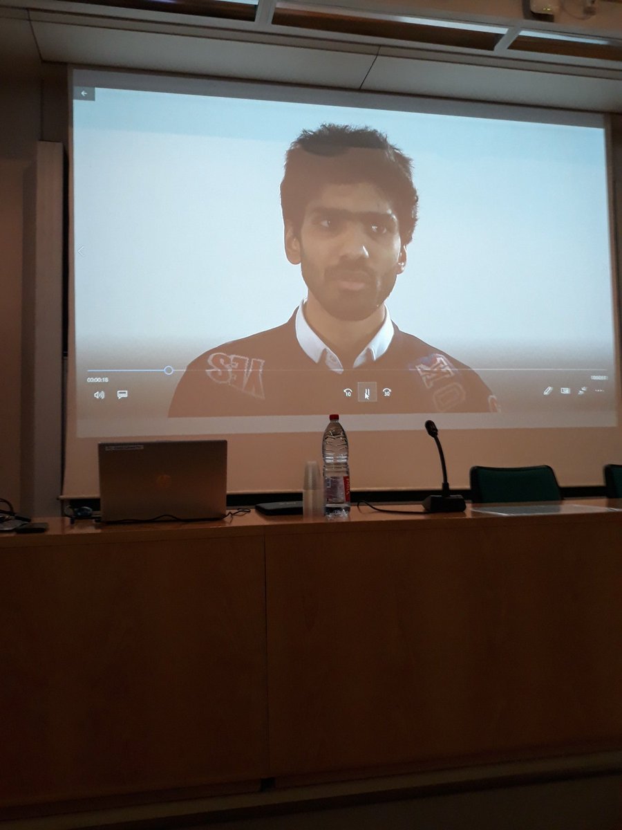 ArtheRenarde's tweet photo. [Séminaire @iut_ucp 2019]
#Fière de voir les réalisations de mes  @DUT_MMi @MMISarcelles @universitecergy projetées &amp; applaudies en ouverture de ce séminaire dédié à l'approche #projet en #pédagogie dans les #IUT 
🔸️Projet de communication multimédia 
#IUTCergy30ans 🔸️ https://t.co/LVYnKTuzvX