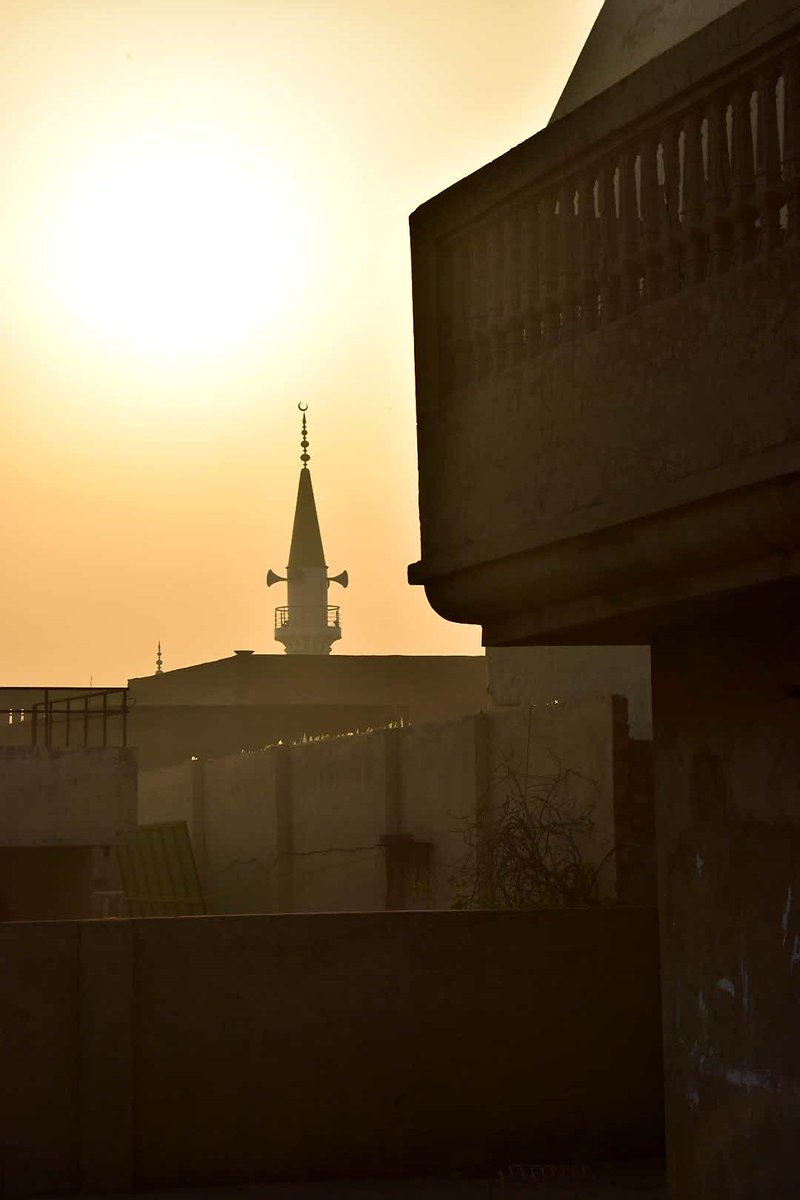 usamasheikh27's tweet photo. My favorite colour is sunrise.
#photographer #pics #picsart 
#sunrise #sunriseoftheday #naturephotography #nature #arts 
#streetphotography #nikon #walledcity  
#picture #littleart #photographymagazine 
#artmagazine #sun #sunny #streetphotography #streetlife #street_art #Lahore https://t.co/MW5OyP7awK