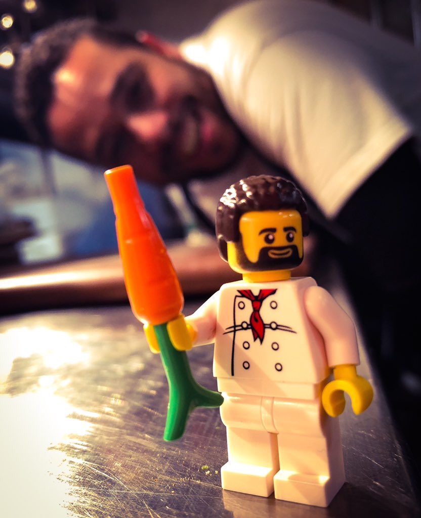 Seeing as its #InternationalCarrotDay thought I’d post this cheeky snap from @mylegoman of me holding a giant/tiny (which ever way you look at it) carrot  @LDNKitchenSoc #lovecarrots #loveveg