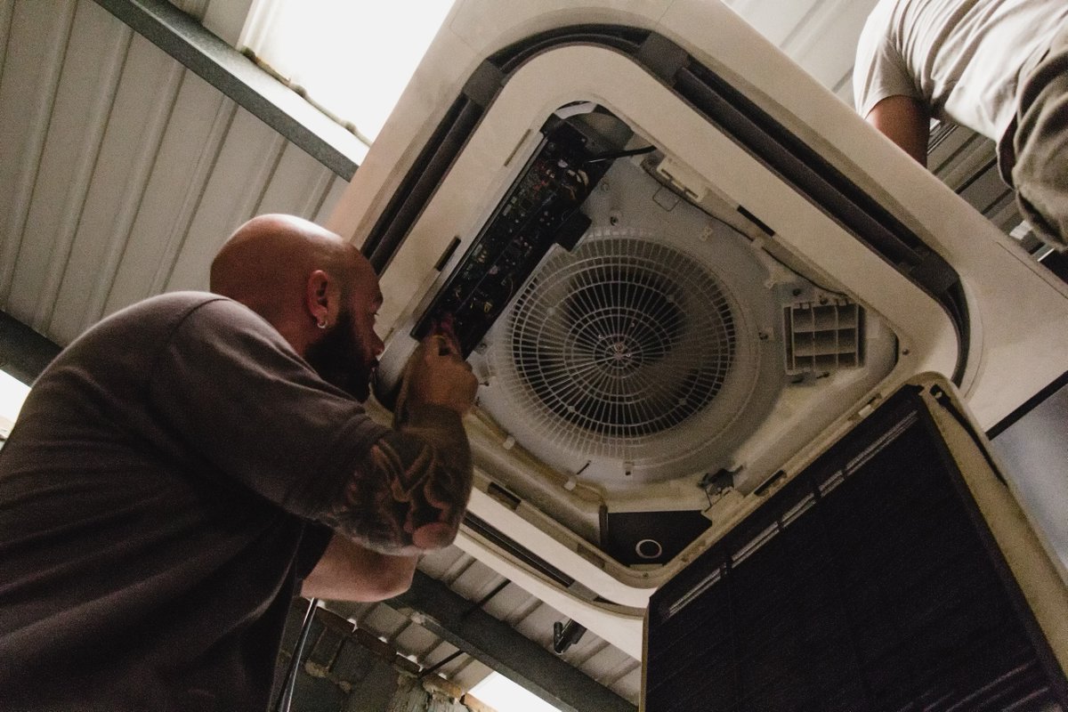 Servicing your #airconditioning is more than just cleaning the filters.

Find out how our expert team looks after your #HVAC system in order to ensure it works at it's best...

361servicing.co.uk/air-conditioni…
