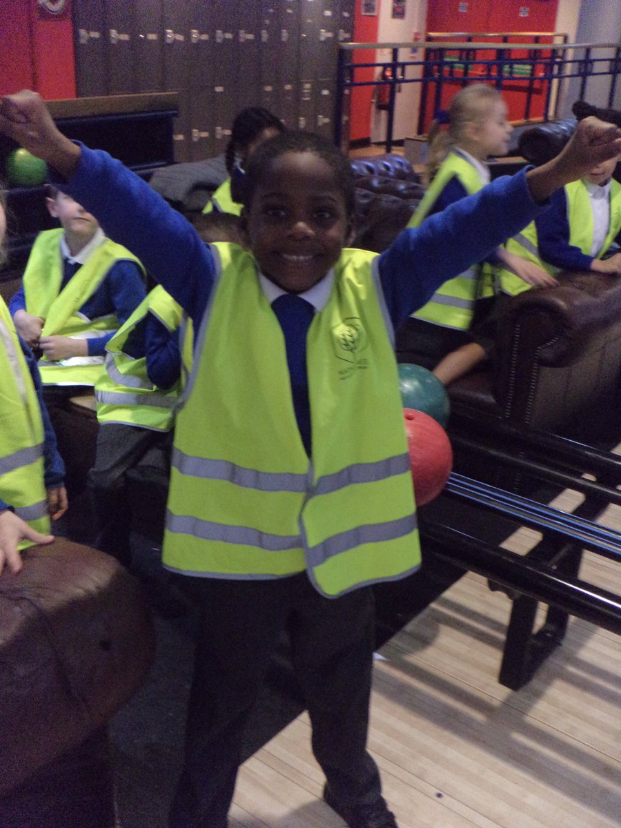 NET_Katherines's tweet photo. Celebrating the Spring Attendance Award in style with a class trip bowling! Great work Tanni Grey-Thompson Class 98%! @HarlowBowl  #NETKPAgrowingfuturegenerations #NETKPAnolimits @Tanni_GT https://t.co/1Z7PovOqr8