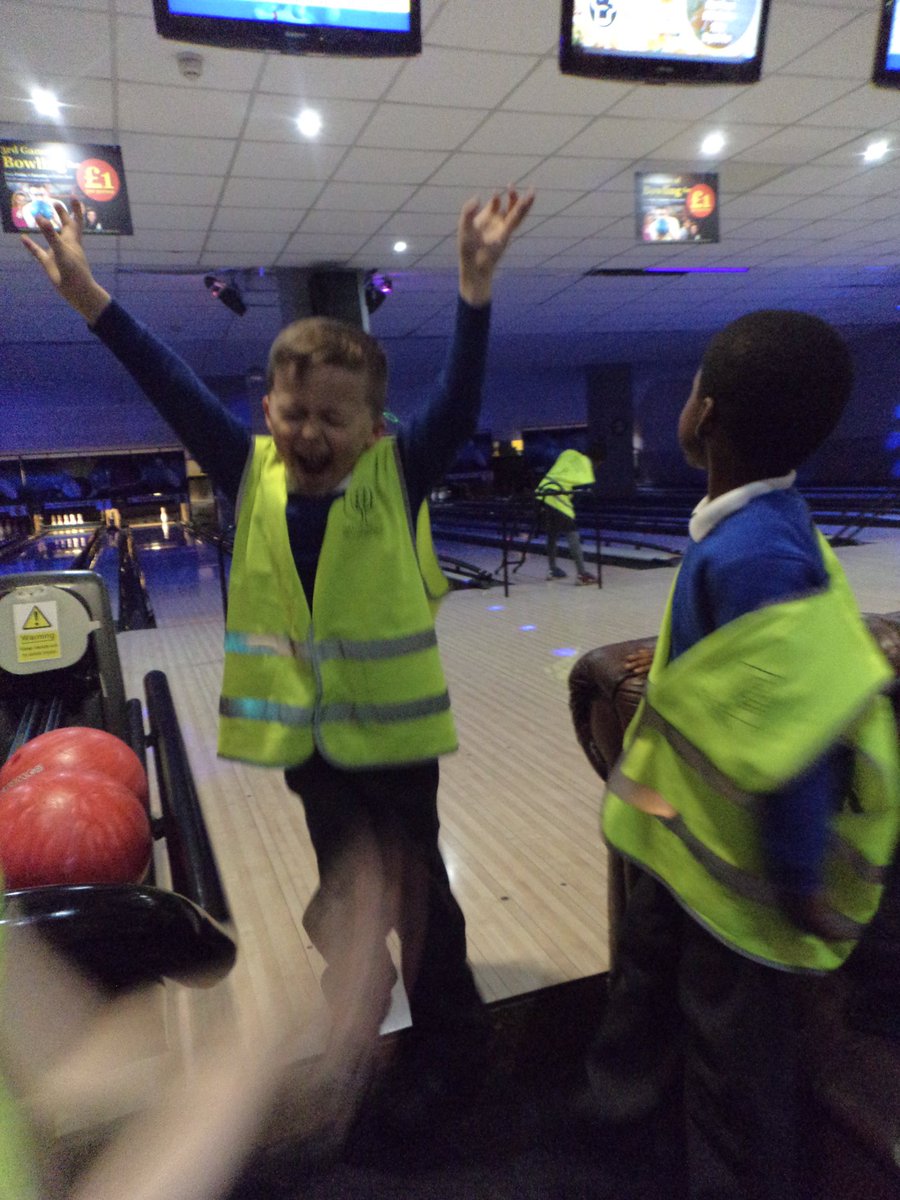 NET_Katherines's tweet photo. Celebrating the Spring Attendance Award in style with a class trip bowling! Great work Tanni Grey-Thompson Class 98%! @HarlowBowl  #NETKPAgrowingfuturegenerations #NETKPAnolimits @Tanni_GT https://t.co/1Z7PovOqr8