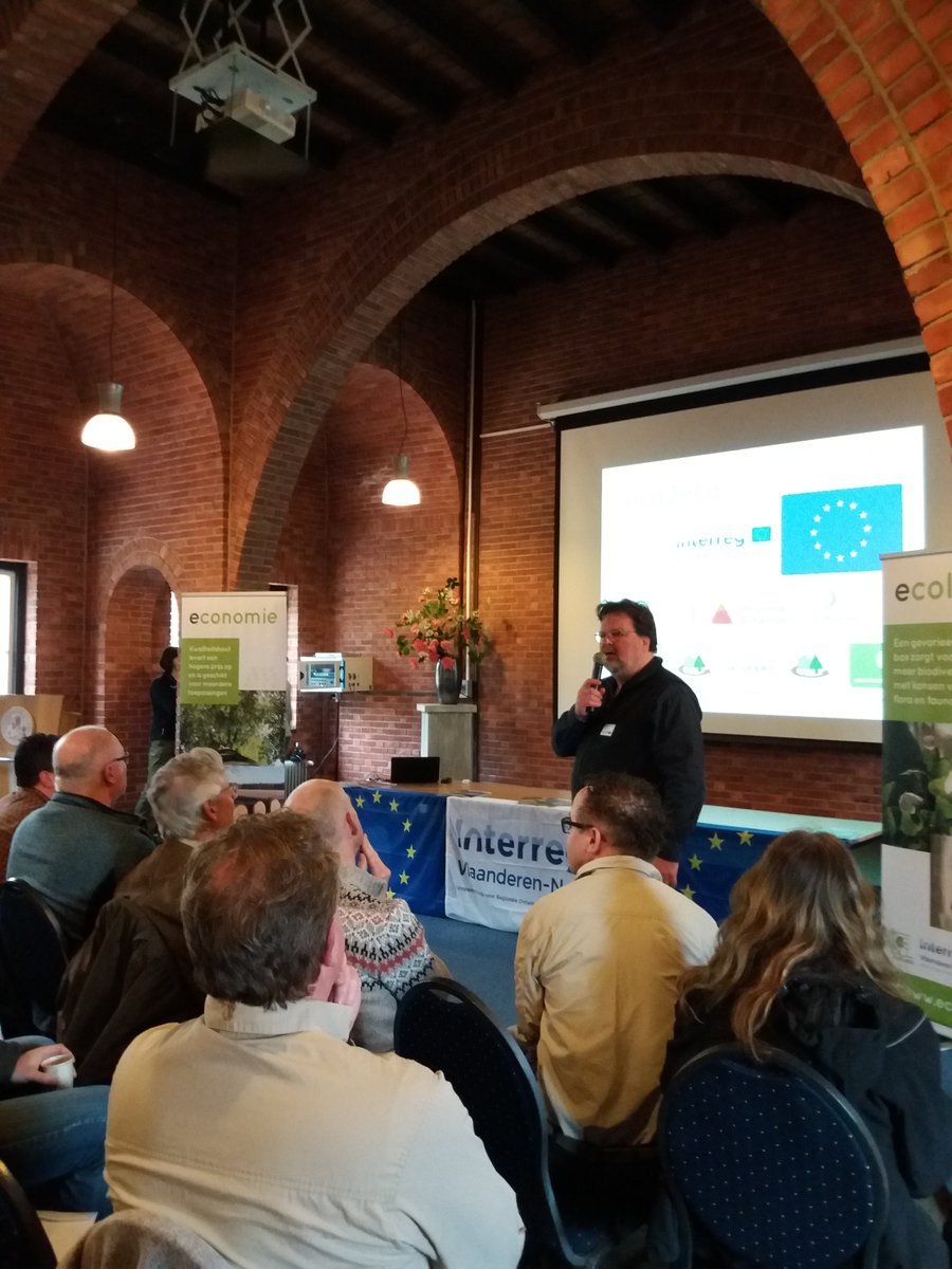 We zijn gestart! Kennisdag #eco2eco. Vandaag nemen we alle aanwezigen mee in wat we in 3 jaar hebben gezien, gedaan en geleerd over #kwaliteitshout uit #topnatuur. Hoe economie en #ecologie hand in hand kunnen gaan! Een volle zaal met een divers publiek. Wordt een mooie dag!