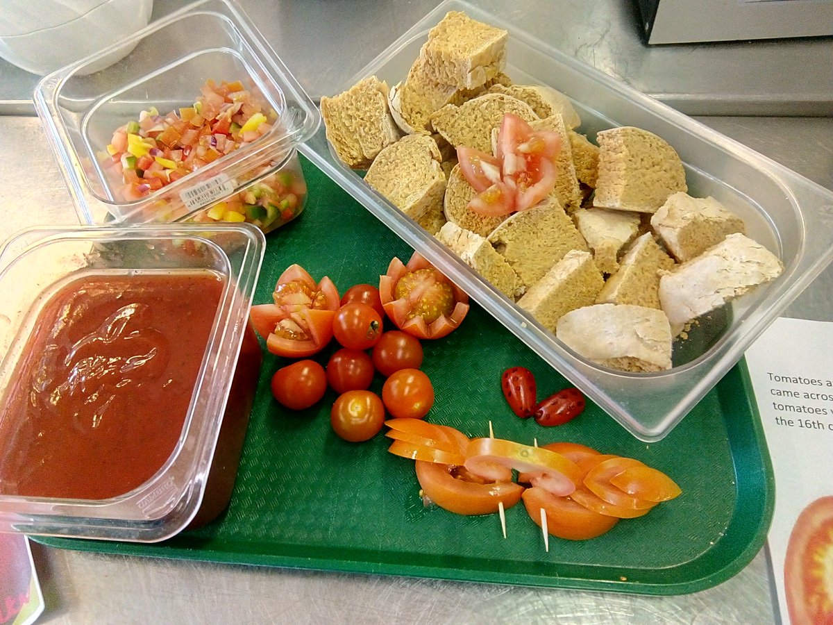 maggie231069's tweet photo. @LoveCityserve Showing the kids different ways to eat 🍅. Italian tomato bread, salsa, tomato and chilli sauce and tomato and veg pasta. https://t.co/CVskWjlg0g