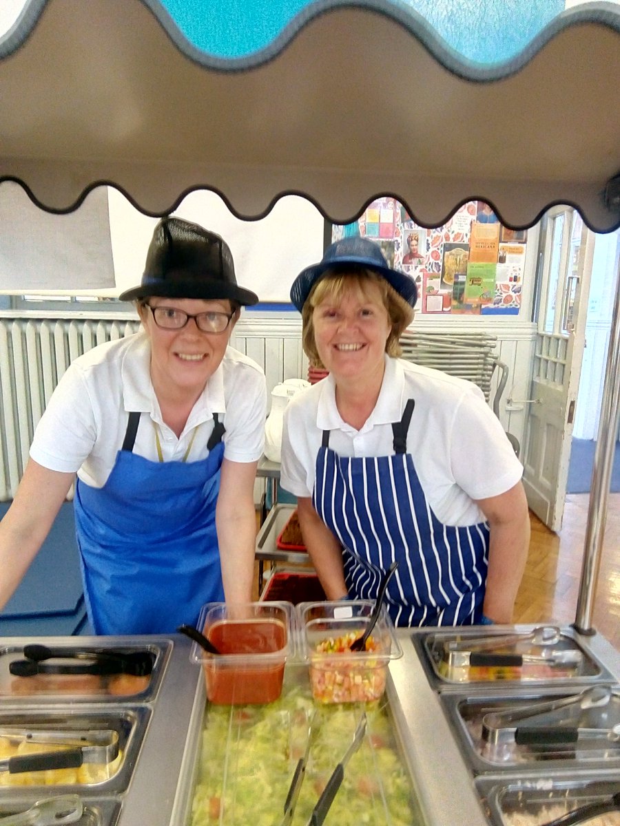 maggie231069's tweet photo. @LoveCityserve Showing the kids different ways to eat 🍅. Italian tomato bread, salsa, tomato and chilli sauce and tomato and veg pasta. https://t.co/CVskWjlg0g