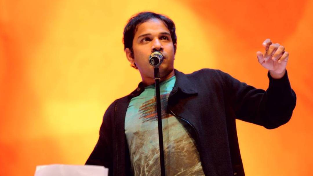 mathrubhumi's tweet image. Karthik to add glamour to Mojo Rising in Dubai english.mathrubhumi.com/movies-music/m… #MojoRising