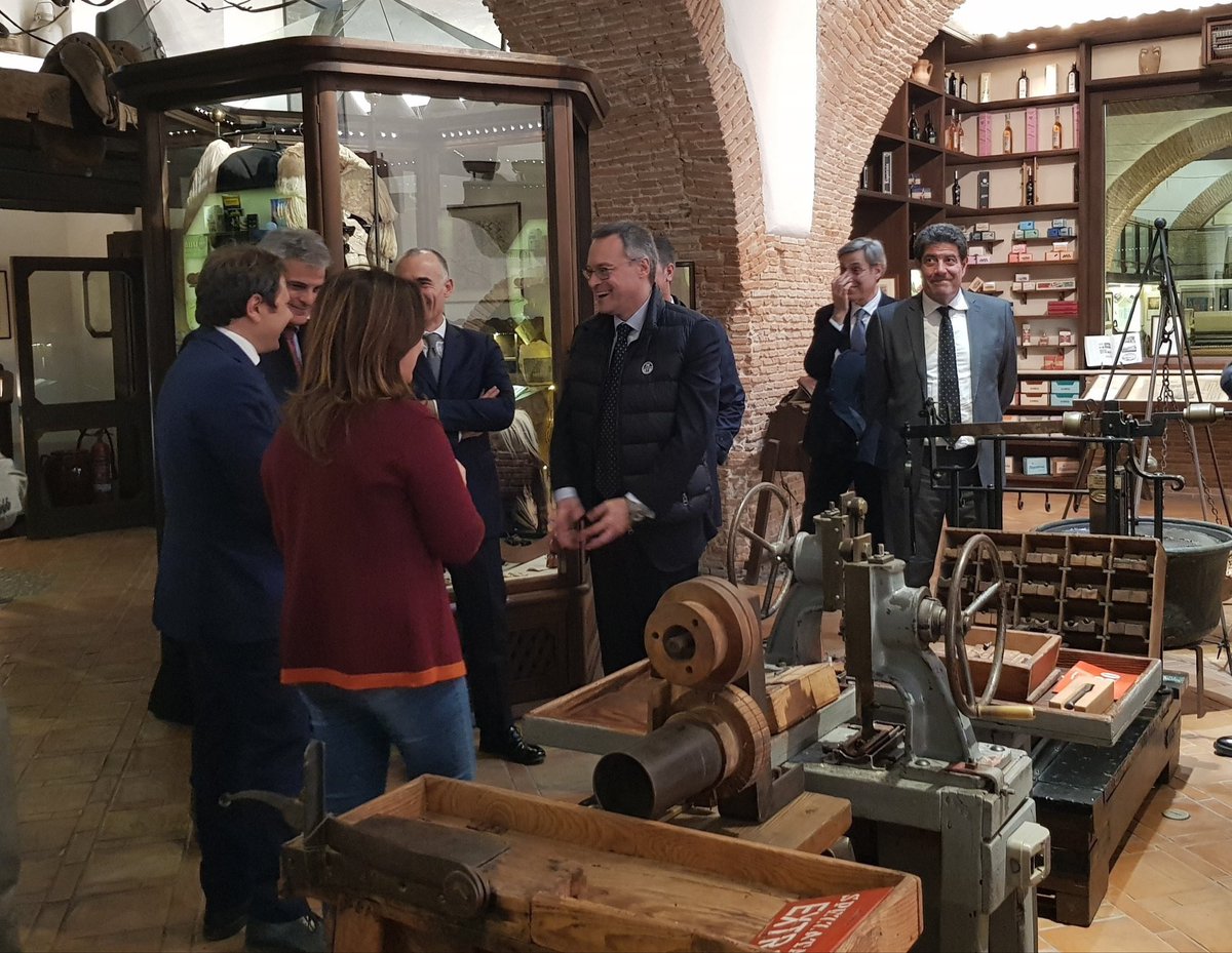 CarloBonomi_'s tweet photo. Una gioia visitare l'unico #MuseodellaLiquirizia esistente al Mondo. Se potete andate a Rossano al museo della famiglia #Amarelli @MuseoAmarelli, 11 generazioni di imprenditori !! Esperienza indimenticabile. Grazie Fortunato !! https://t.co/XLgxRThrb7