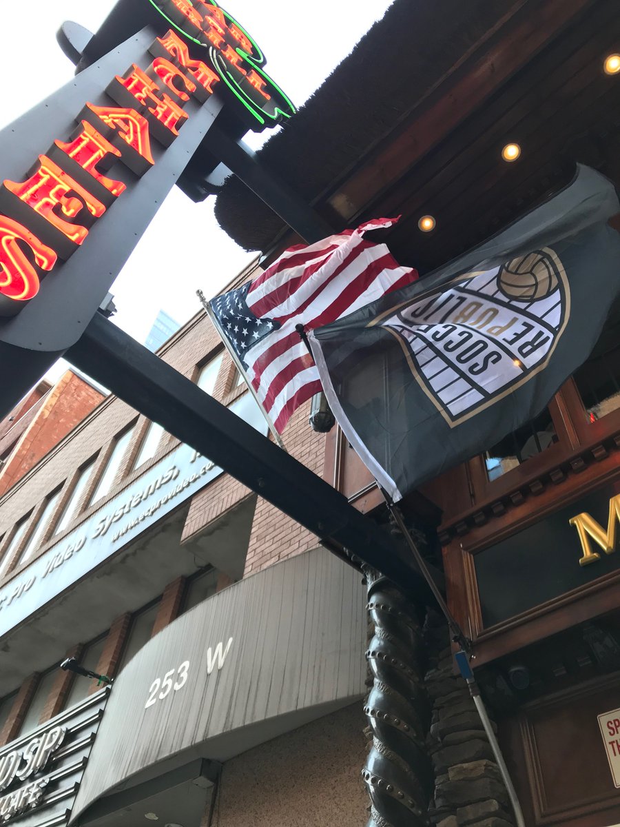 #NYC is ready for #DerKlassiker! 🖤💛

#BVB #FCBBVB