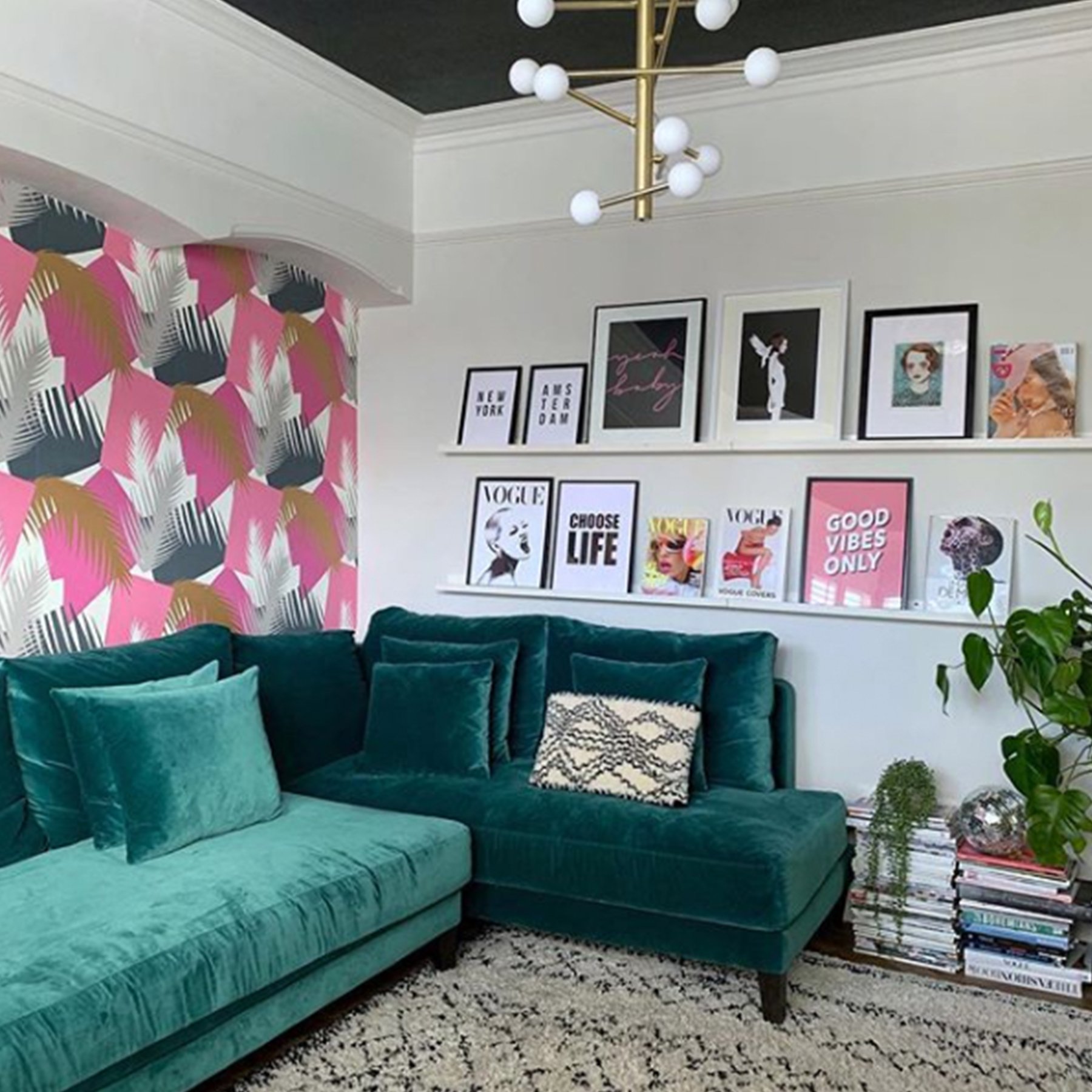Vergevingsgezind Opstand Reis Love Your Home on Twitter: "The beautiful home of @_onehundredandtwelve  featuring the Grace corner sofa. #loveyourhome #velvetsofa #tealinteriors  https://t.co/XvDBjlh6nt https://t.co/GENU7T0TrR" / Twitter