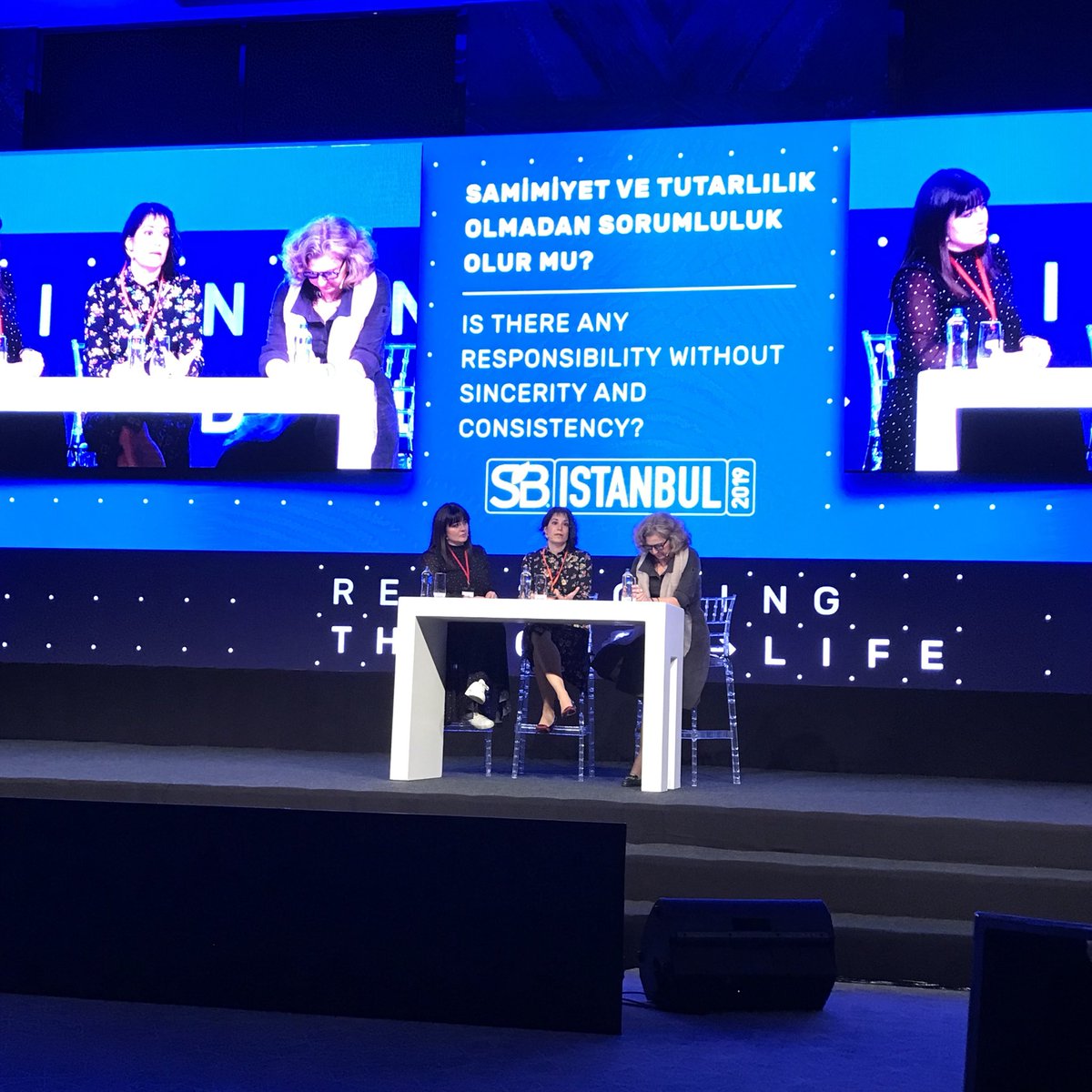 Samimiyet ve Tutarlılık Olmadan Sorumluluk Olur Mu? sorusunun cevabını öğrenmek için Sustainable Brands sahnesinde A&amp;B İletişim Kurucu Ortak Sibel Asna, TBWA Group İstanbul CEO’su Burcu Kayımtu ve Bilgi Üniversitesi Öğretim Üyesi Doç. Dr. Itır Erhart’ı dinliyoruz.

#SB19ISTANBUL