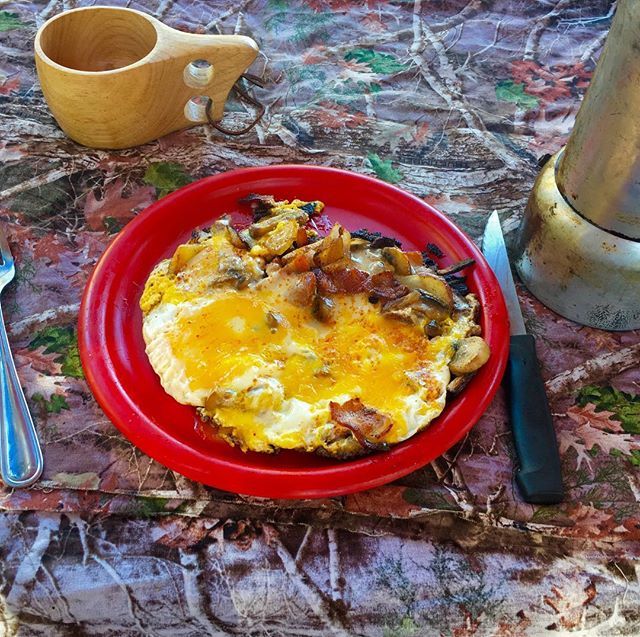 huntress_308's tweet photo. My favorite camp breakfast. Usually it includes onions, bacon and eggs. I like to add mushrooms or left over steak bites from the night before. 
I think i should just make oatmeal one day, for a change. 
What's your favorite camp breakfast?😋
.
.
.
.
… https://t.co/dpP5eUdvqJ https://t.co/cIiFPKBM4b