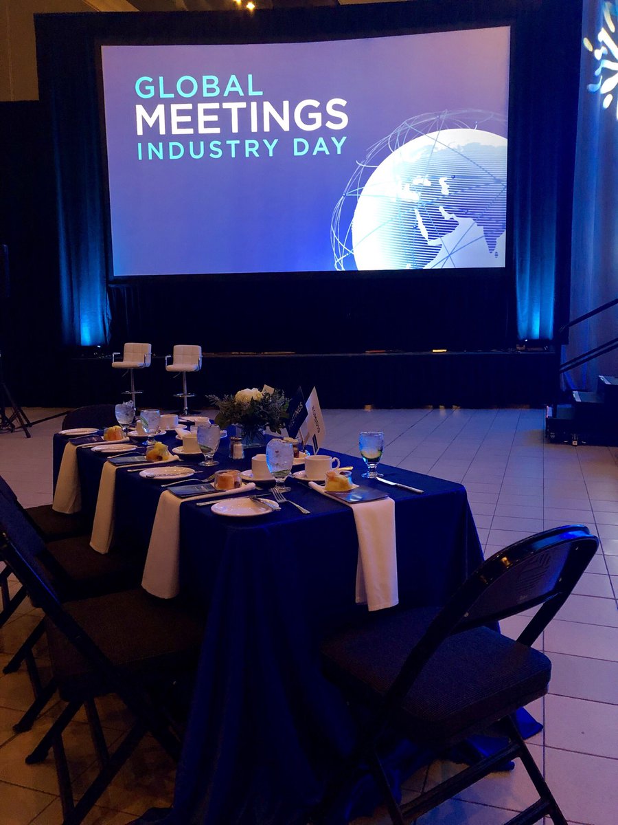 This room is 💣 - Thank you to <a href="/SEREvents/">SpecialEventRentals</a> and <a href="/Etc_Decor/">Etc Decor 🗝Downtown Showroom 🇺🇦💙</a> for making the decor amazing for today's event! #yegdecor #GMID19