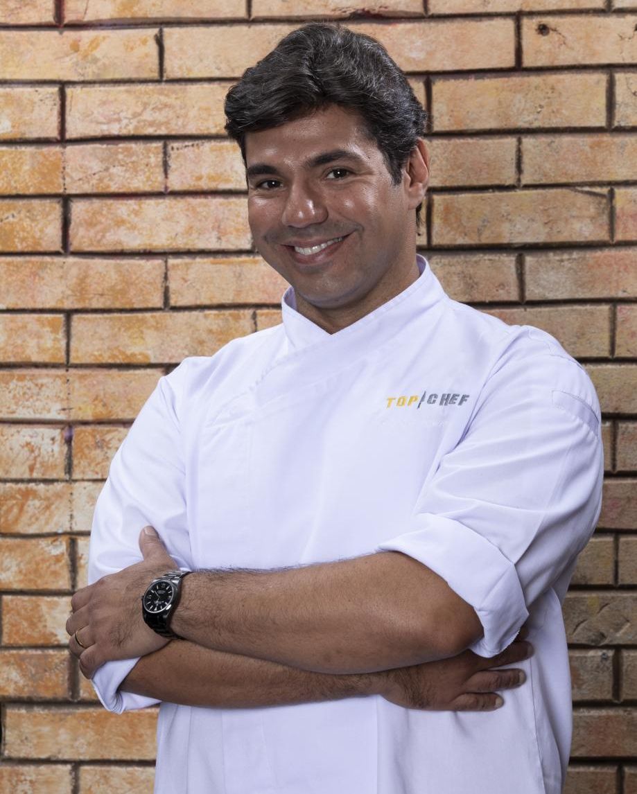 record_rio's tweet photo. Ontem você acompanhou a estreia de mais um reality da Record TV. Deixe nos comentários o que acharam da estreia de #TopCheff, com apresentação do nosso @felipebronze https://t.co/9Yj6svmhZO