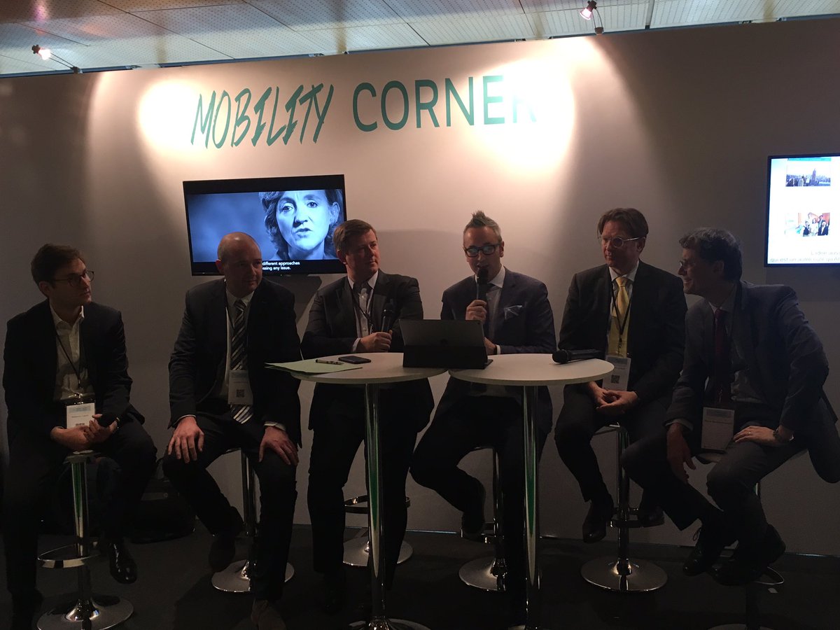 Qu’est-ce qu’un consultant <a href="/BNPParibas/">BNP Paribas Group</a> ? Quels parcours et missions ? #ProblemSolver 💪🏻une table ronde enrichissante avec Consulting &amp; Transformation GROUP, BDDF Consulting, Personal Finance &amp; RISK ! <a href="/bnpp_recrut/">BNP Paribas Recrute</a> #MobilityDays19