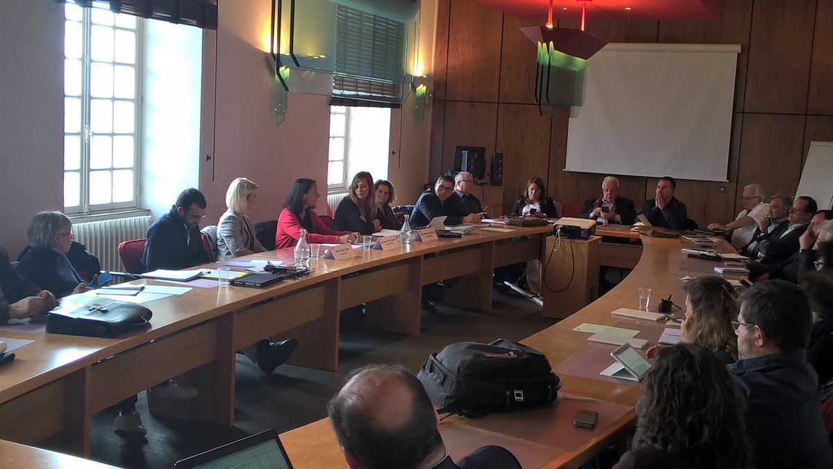 Intervention au CESER sur l’Entreprenariat au Féminin, en compagnie de Déborah PEYRUCQ – Socotex, et Magalie AUBE-DESAUNAY – Opteamea
Merci à tous les membres du comité pour leur accueil.
Nous attendons le résultat de cette étude avec impatience !