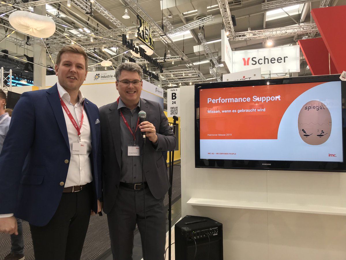 imc_learning's tweet image. Unsere Kollgen haben sichtlich Spaß auf der #HM19. Kommt vorbei (Halle 6, B24) und informiert euch über #PerformanceSupport in der #SmartAutomotiveFactory. Morgen um 11 Uhr gibt es auch wieder einen Vortrag zu dem Thema @hannover_messe #weempower