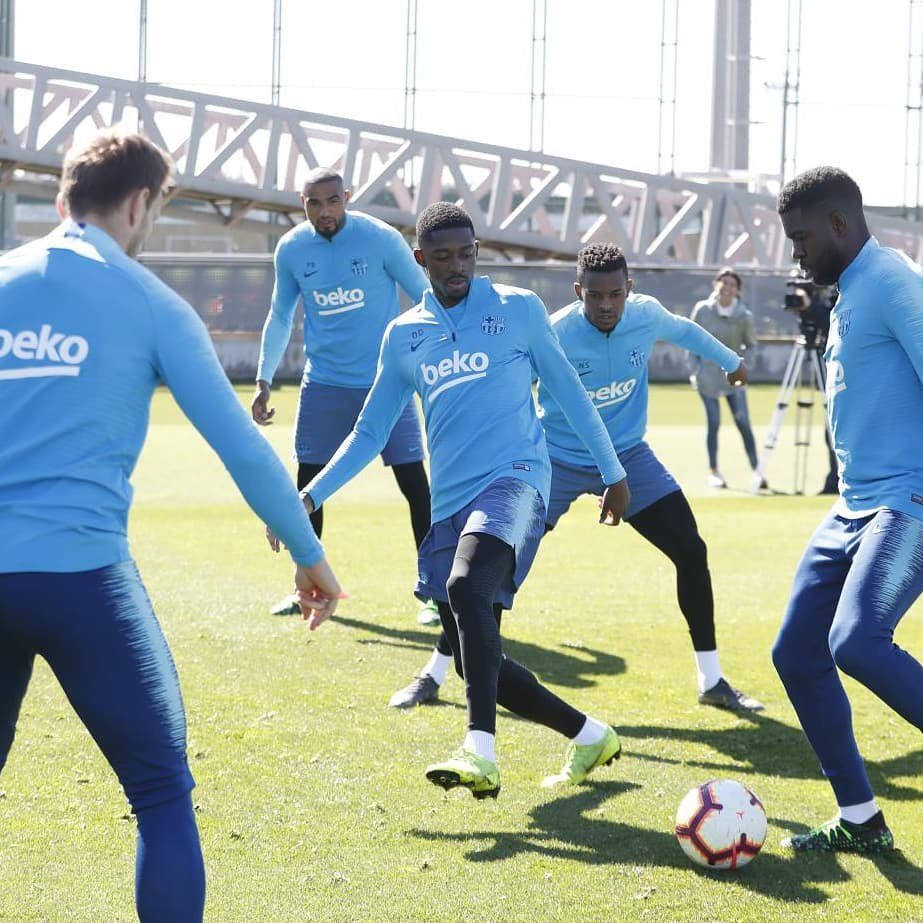 culesofkerala's tweet photo. Look who's back 👀
Ousmane Dembele back in pitch
#mosquito #dembuz #backintraining #recovery #medicalteam #barca #barcelona https://t.co/4fUG2mbpx5