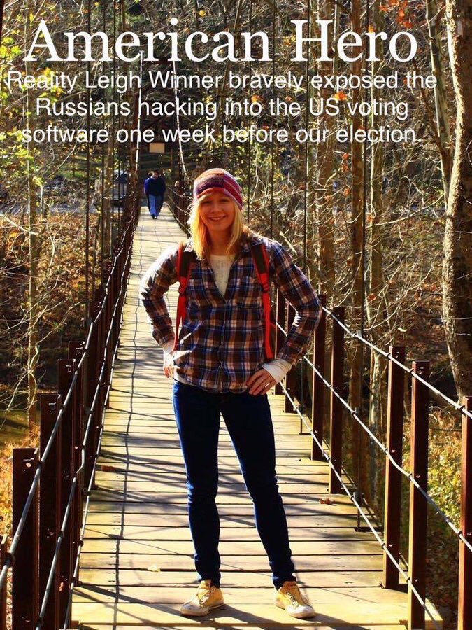 caligalmags's tweet photo. #FreeRealityWinner 🇺🇸 Billie Winner-Davis joined us on our podcast last night to talk about her daughter’s story. We heard what an amazing person Reality is and has been her entire life. 👉🏻Show airs: Wed, 4/10 - let’s get her story heard! 💯 @bjwinnerdavis #TwoFabFemmesPodcast 🎤 https://t.co/wHFqCpEQJP