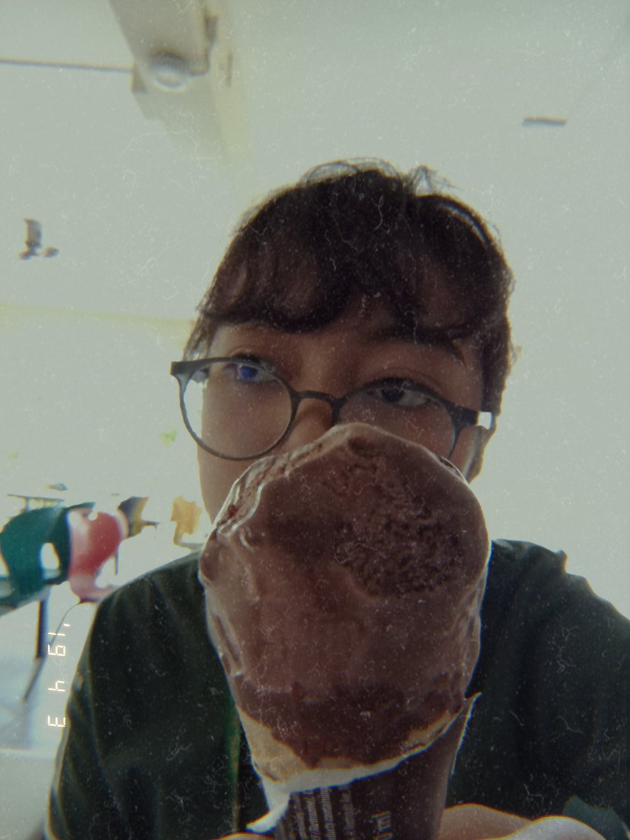therealfranzu's tweet photo. San maaabot ang 25 pesos mo? 
@maskeithtape 💕💕 https://t.co/d6wqpPPlwb