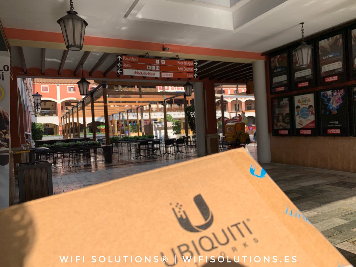 WiFiSolutionsES's tweet image. Hoy toca acabar con los problemas WiFi en un restaurante. Les vendieron un repetidor en un gran almacén como solución a sus problemas de cobertura.... 

¡Solución en camino con #UniFi y #EdgeMAX de @ubnt! ¡Deja tu red en manos de profesionales! 
👉 wifisolutions.es