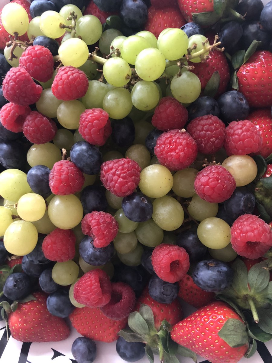 BathSpaDent's tweet photo. Healthy fruit snacks for our team training session today. #healthy #bathdentist #awardwinning #teamwork #customerservice #bathspabeauty https://t.co/tT2D9KVdWT