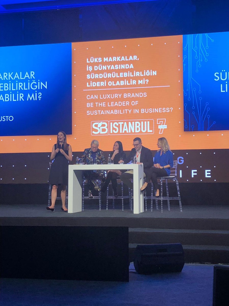 Lüks Markalar, İş Dünyasında Sürdürülebilirliğin Lideri Olabilir Mi? sorusunu Oggusto.com Kurucusu Özlem Güsar, Moda Tasarımcısı Ezra ve Tuba Çetin, IWC Schaffhausen Pazarlama Müdürü Pınar Yılmaz, Volvo Car Türkiye Pazarlama ve PR Direktörü Kubilay Polat anlatıyor.